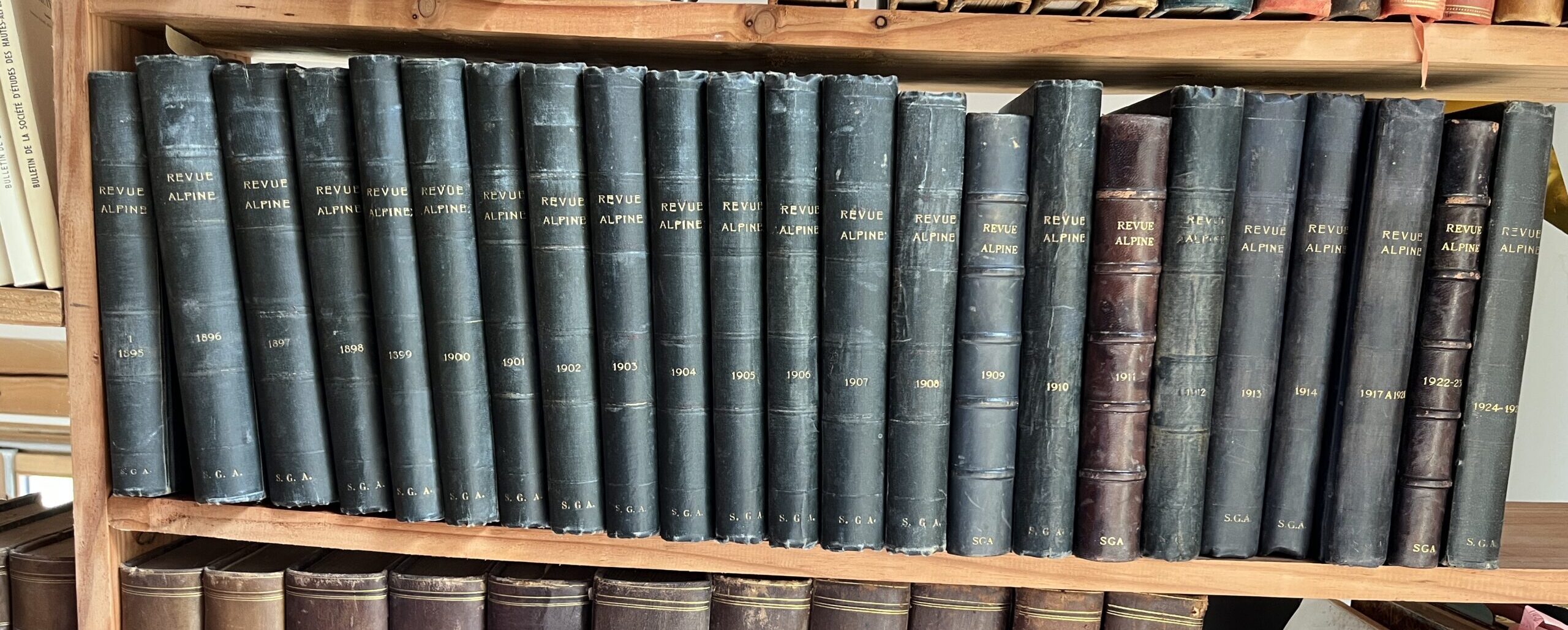 Revue Alpine Collection reliée (23 vol) - Club Alpin Français - 1895 à 1929