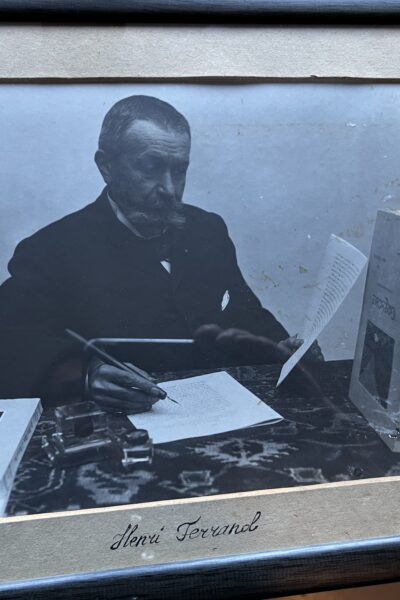 Henri Ferrand à son bureau : Encadrée – ANONYME – 1910